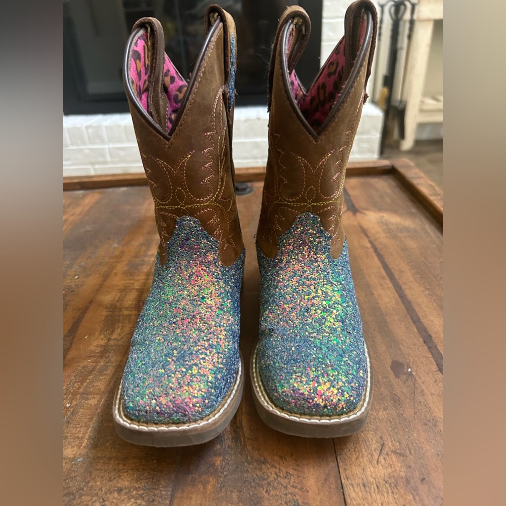 Girl cowgirl boots. Size 12.